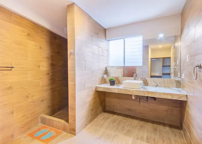 ホテル Casa Piscina 23 Pax Wifi Parking ウルバンバ